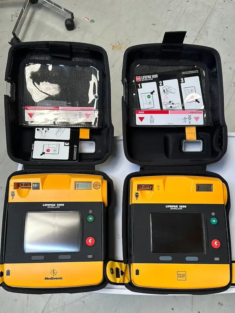 Physio Control Lifepak 1000 - AED Defibrillator Halbautomat - Bild 2